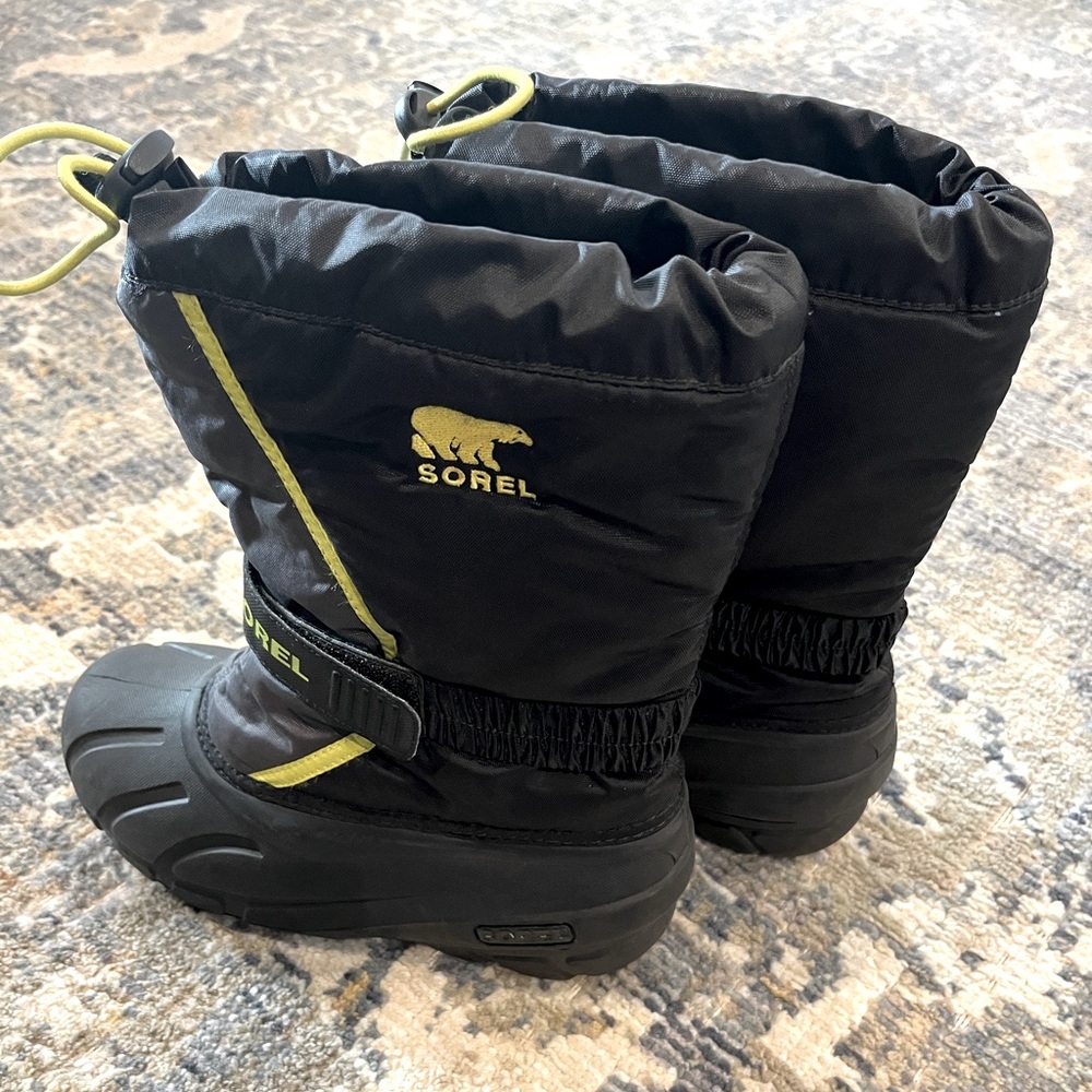 SOREL Kids Insulated Winter Boot Size 4